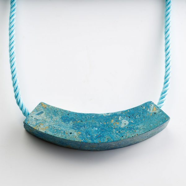 beton brut blue rope necklace