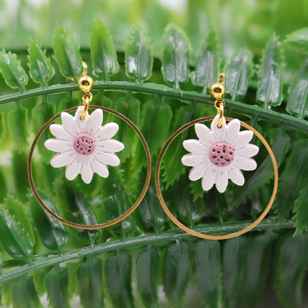 White Daisy Hoop Pink scaled